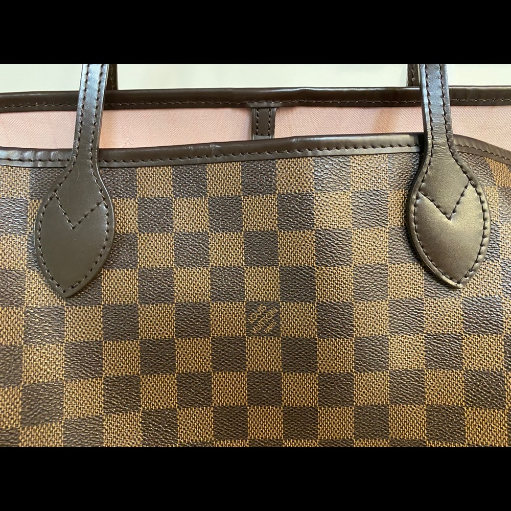Louis Vuitton Neverfull MM - Picture 9 of 14
